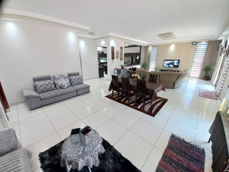 7 Bedroom Property for Sale in Ladybrand Free State